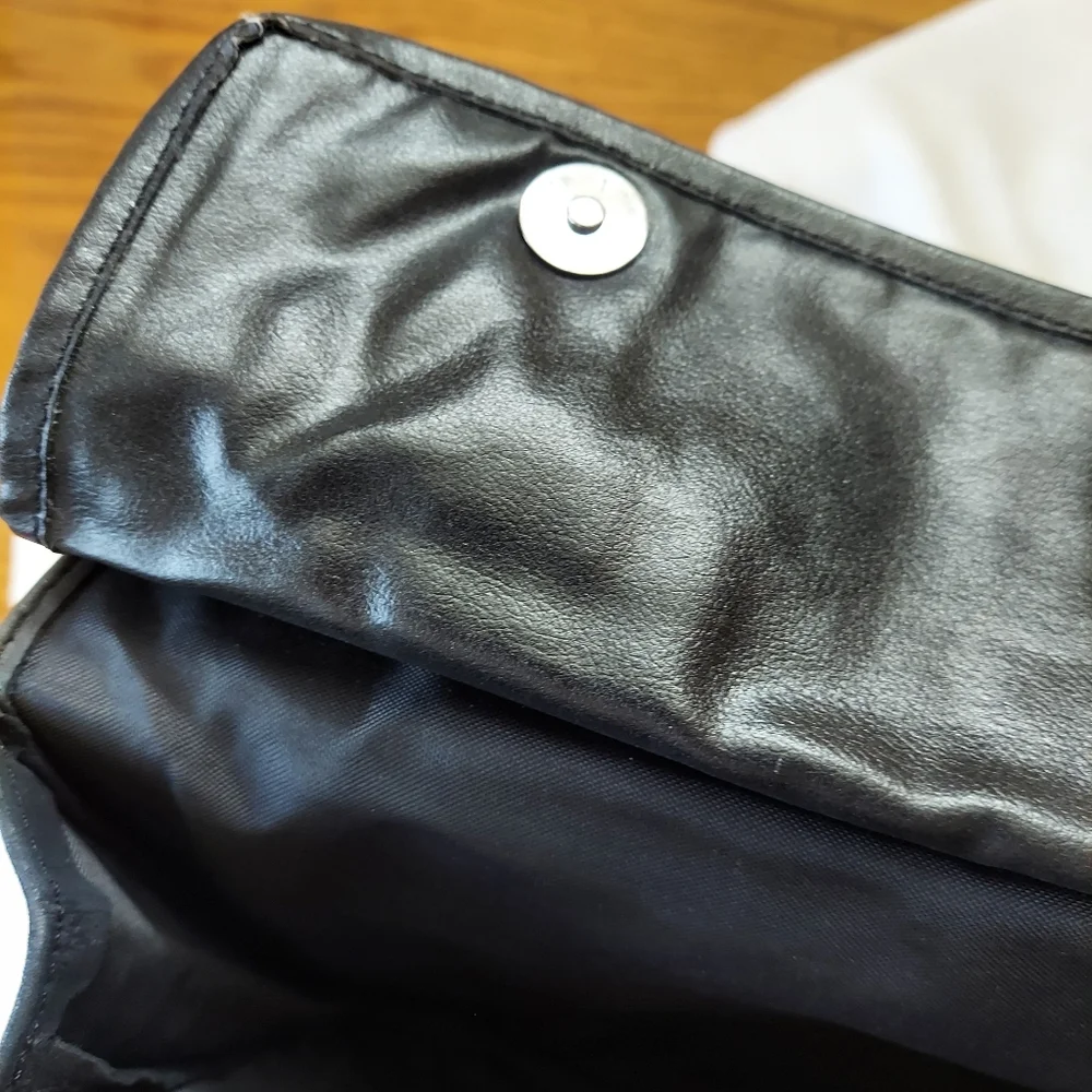 Black Leather Unbranded Messenger Bag Magnetic Snap Close Shoulder Strap 16